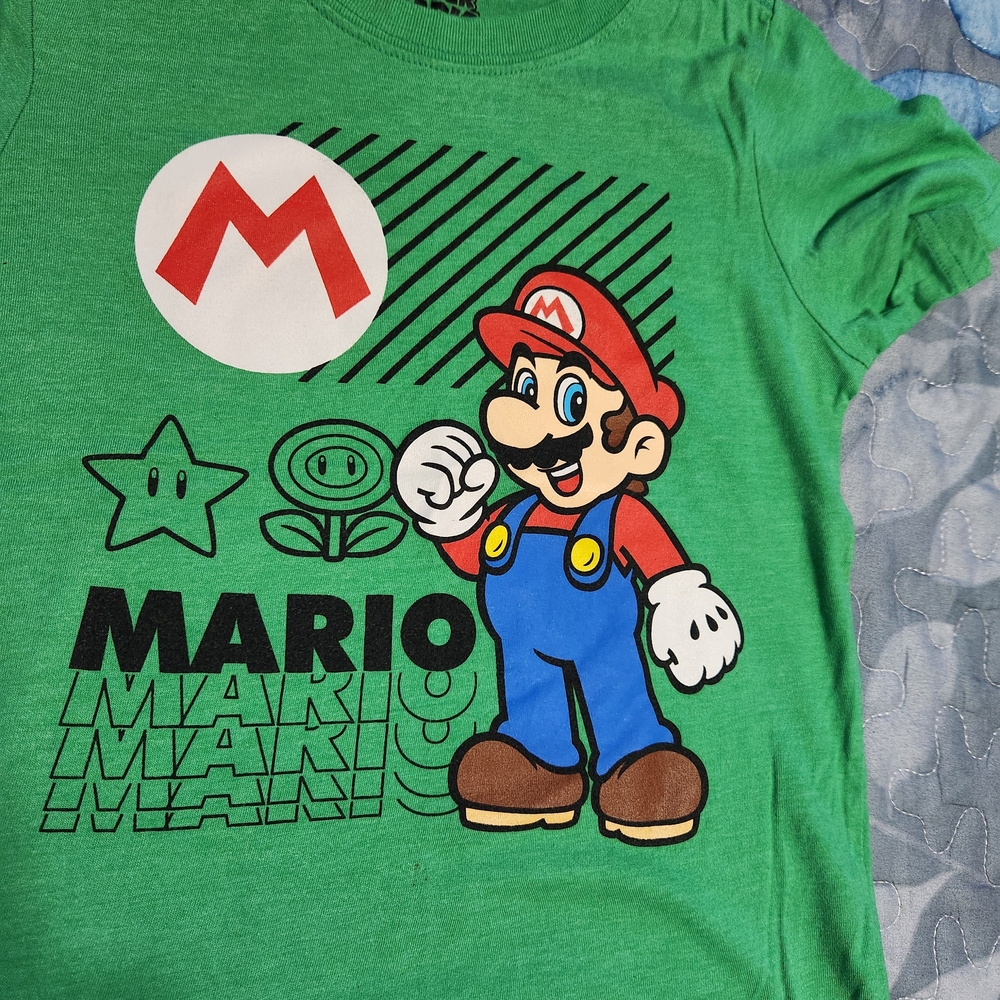 Nintendo Mario Green Short Sleeve Tee - Picture 4 of 8
